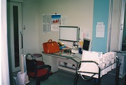 大阪市立大学の外来診察室内部
